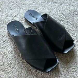 St. Agni crossover sandals size 37